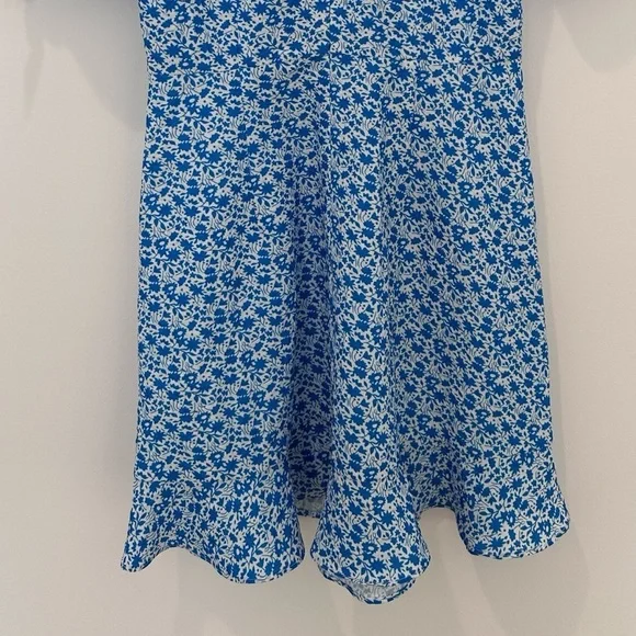 tuckernuck blue floral dress Trust Yourself Light Blue Stripe Sleeveless Cotton Blend Midi Dress main image 1